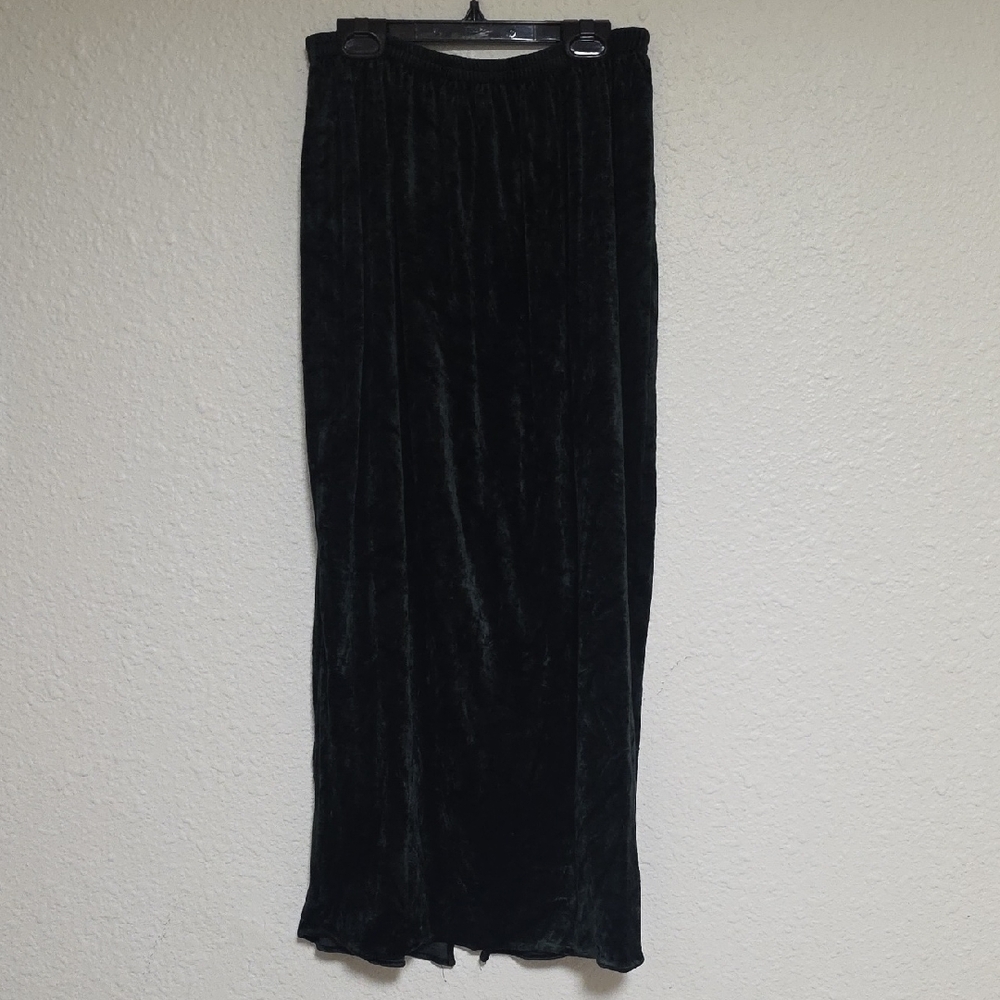 Elegant Dark Green Velvet Skirt